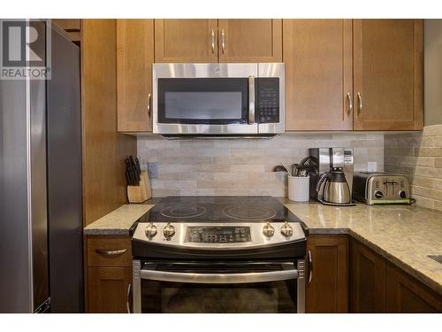 375 Raven Ridge Road Unit# 204, Big White, BC - Indoor Photo Showing Kitchen