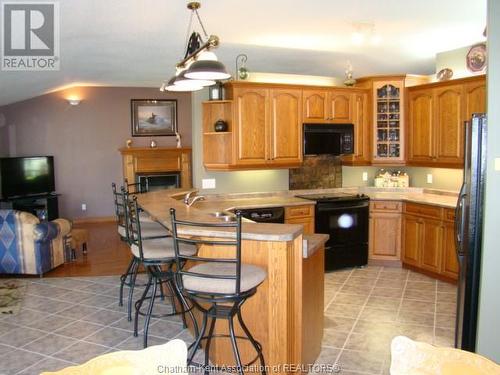 13725 Spence Line, Chatham-Kent, ON - Indoor Photo Showing Kitchen