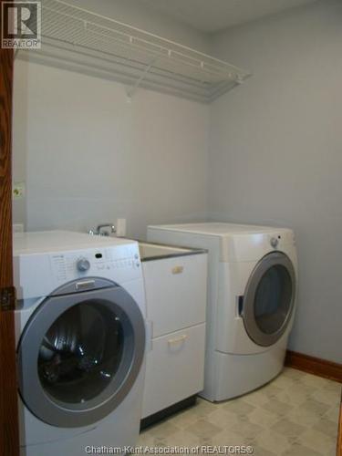 13725 Spence Line, Chatham-Kent, ON - Indoor Photo Showing Laundry Room