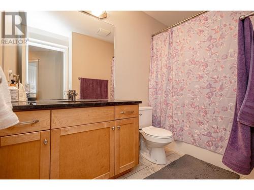 1798 Olympus Way Unit# 8, West Kelowna, BC - Indoor Photo Showing Bathroom
