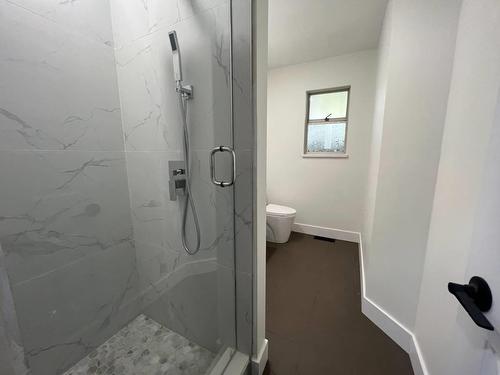 Main House 21956 88 Avenue, Langley, BC - Indoor Photo Showing Bathroom