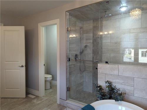 2719 Torrey Pines Way, London, ON - Indoor Photo Showing Bathroom