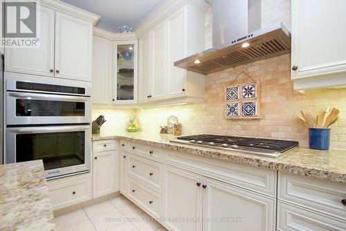 357 Shipway Ave, Clarington, ON - Indoor Photo Showing Kitchen With Upgraded Kitchen