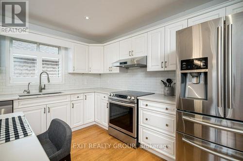 18 Hemlock Crescent, Belleville, ON - Indoor Photo Showing Kitchen With Stainless Steel Kitchen With Upgraded Kitchen