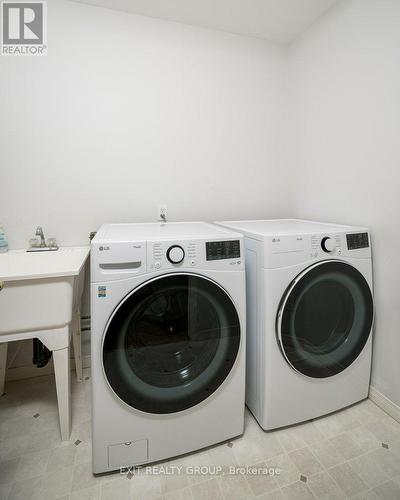 18 Hemlock Cres, Belleville, ON - Indoor Photo Showing Laundry Room