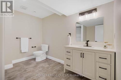 4400 518 Highway East, Kearney, ON - Indoor Photo Showing Bathroom