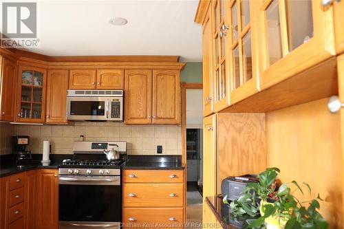 931 Charing Cross Rd Road, Chatham, ON - Indoor Photo Showing Kitchen