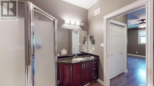64 Stapleford Crescent, Regina, SK - Indoor Photo Showing Bathroom