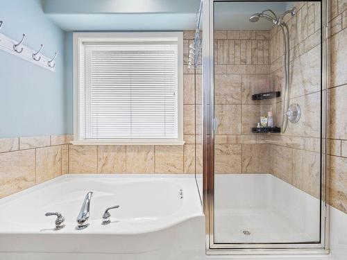 4924 Windsong Crescent, Kelowna, BC - Indoor Photo Showing Bathroom
