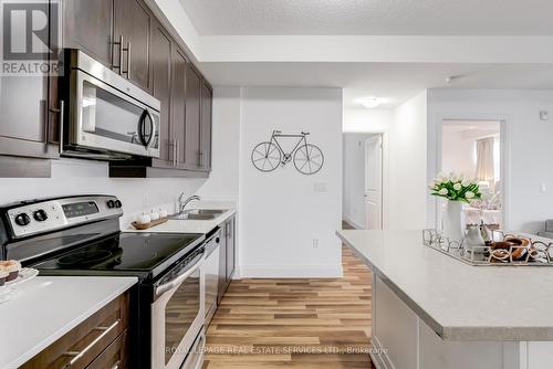 308 - 222 Finch Avenue W, Toronto, ON - Indoor Photo Showing Kitchen