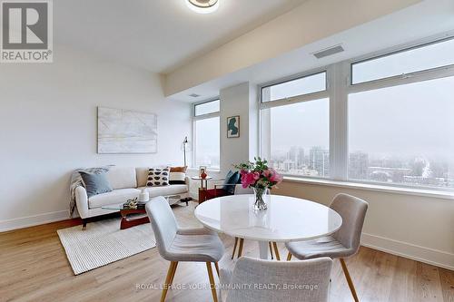 #1828 -111 St Clair Ave W, Toronto, ON - Indoor Photo Showing Dining Room