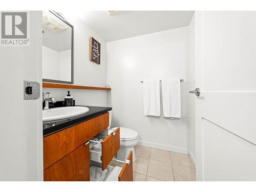 404 822 Seymour, Vancouver, BC - Indoor Photo Showing Bathroom