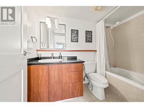 404 822 Seymour, Vancouver, BC - Indoor Photo Showing Bathroom