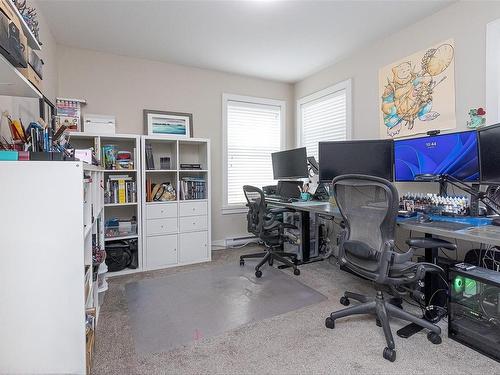 10-1515 Keating Cross Rd, Central Saanich, BC - Indoor Photo Showing Office
