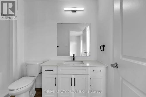 56 - 1595 Capri Crescent, London, ON - Indoor Photo Showing Bathroom