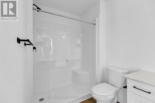 56 - 1595 Capri Crescent, London, ON - Indoor Photo Showing Bathroom