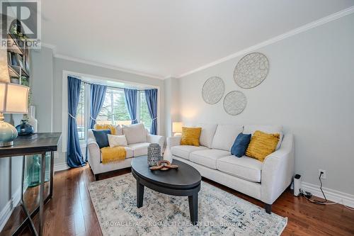 21 Kortright Rd E, Guelph, ON - Indoor Photo Showing Living Room