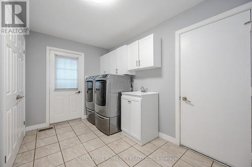21 Kortright Rd E, Guelph, ON - Indoor Photo Showing Laundry Room