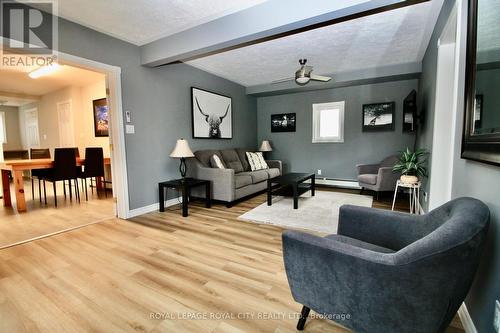 88 Main Street, Northern Bruce Peninsula, ON - Indoor Photo Showing Living Room