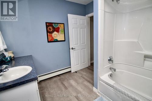 88 Main Street, Northern Bruce Peninsula, ON - Indoor Photo Showing Bathroom