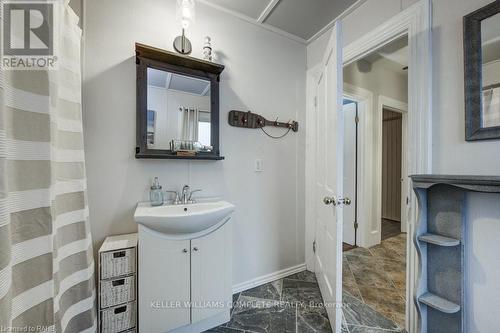4367 Ontario Street, Lincoln, ON - Indoor Photo Showing Bathroom
