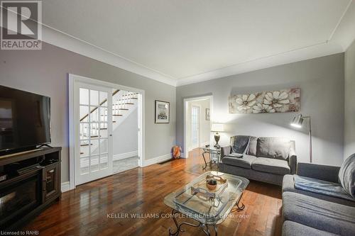 4367 Ontario St, Lincoln, ON - Indoor Photo Showing Living Room