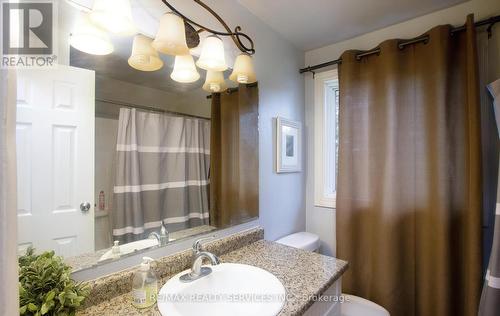 #6 -88 Avonwood Dr, Perth East, ON - Indoor Photo Showing Bathroom