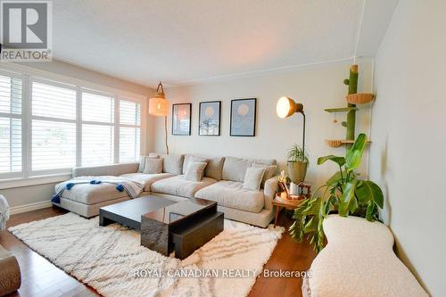 68 Maywood Road, Kitchener, ON - Indoor Photo Showing Living Room