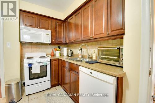 68 Maywood Rd, Kitchener, ON - Indoor Photo Showing Kitchen With Double Sink
