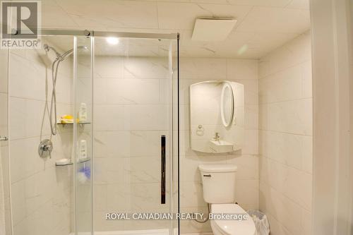 68 Maywood Rd, Kitchener, ON - Indoor Photo Showing Bathroom