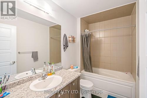 8794 Sourgum Ave, Niagara Falls, ON - Indoor Photo Showing Bathroom