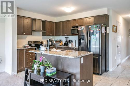 8794 Sourgum Avenue, Niagara Falls, ON - Indoor Photo Showing Kitchen