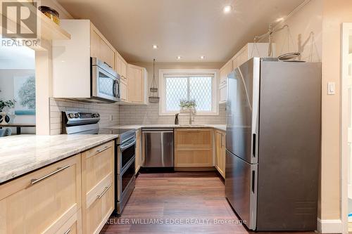 17 Dundas Street, Hamilton, ON - Indoor Photo Showing Kitchen
