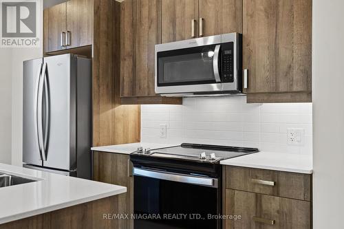 605 - 118 West Street, Port Colborne, ON - Indoor Photo Showing Kitchen With Upgraded Kitchen