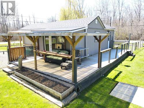 452 Rosehill Rd, Fort Erie, ON - Outdoor With Deck Patio Veranda With Exterior