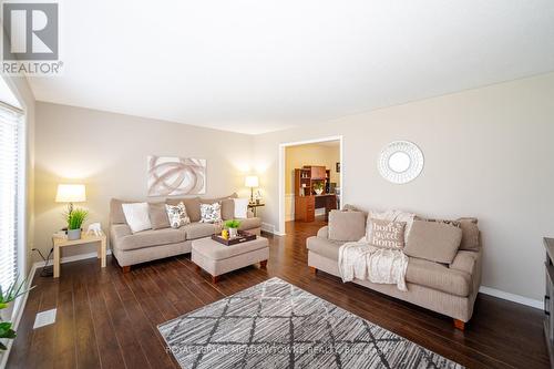 62 Terrace Drive, Hamilton, ON - Indoor Photo Showing Living Room