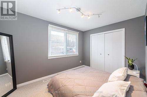 62 Terrace Dr, Hamilton, ON - Indoor Photo Showing Bedroom