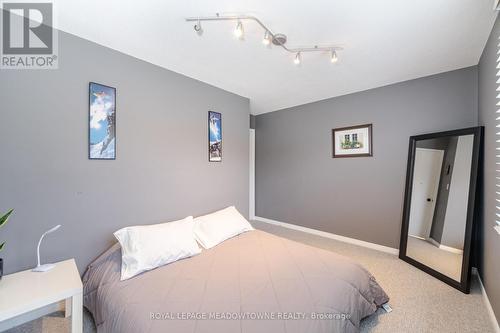 62 Terrace Drive, Hamilton, ON - Indoor Photo Showing Bedroom