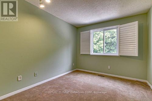 78 Benedict Crt, London, ON - Indoor Photo Showing Other Room