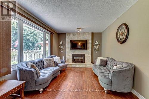 78 Benedict Court, London, ON - Indoor Photo Showing Living Room With Fireplace