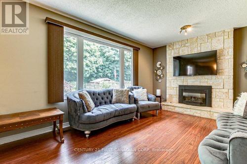 78 Benedict Court, London, ON - Indoor Photo Showing Living Room With Fireplace