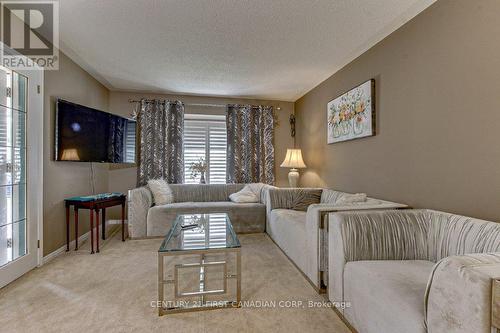 78 Benedict Crt, London, ON - Indoor Photo Showing Living Room