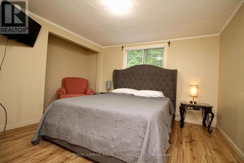 7213 6 Highway, Northern Bruce Peninsula, ON - Indoor Photo Showing Bedroom