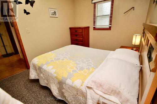 7213 6 Highway, Northern Bruce Peninsula, ON - Indoor Photo Showing Bedroom