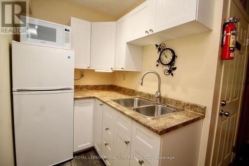 7213 6 Highway, Northern Bruce Peninsula, ON - Indoor Photo Showing Kitchen With Double Sink