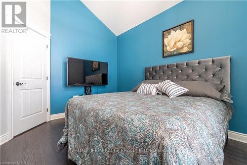 1 Drake Crt, Strathroy-Caradoc, ON - Indoor Photo Showing Bedroom