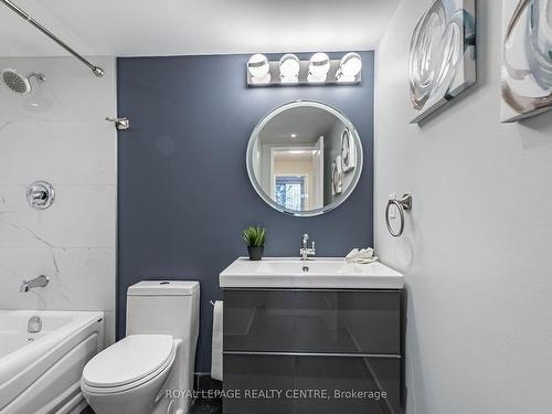309-1300 Mississauga Valley Blvd, Mississauga, ON - Indoor Photo Showing Bathroom