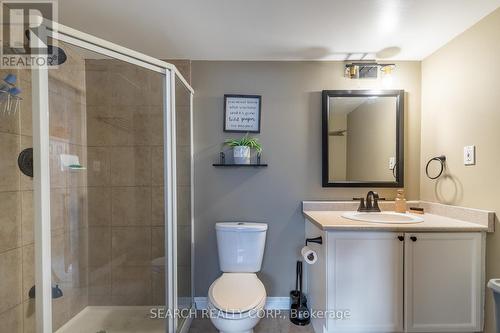 #4 -263 Plains Rd W, Burlington, ON - Indoor Photo Showing Bathroom