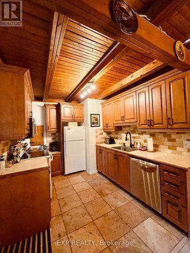 137 Fell Station Dr, Kawartha Lakes, ON - Indoor Photo Showing Kitchen