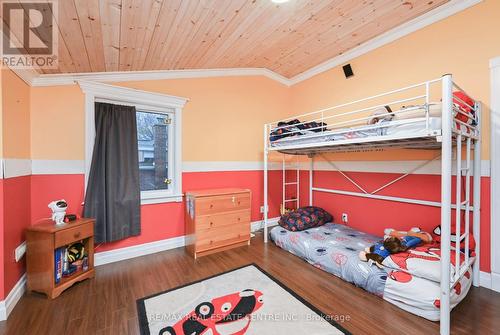 79 Commercial Street, Milton, ON - Indoor Photo Showing Bedroom